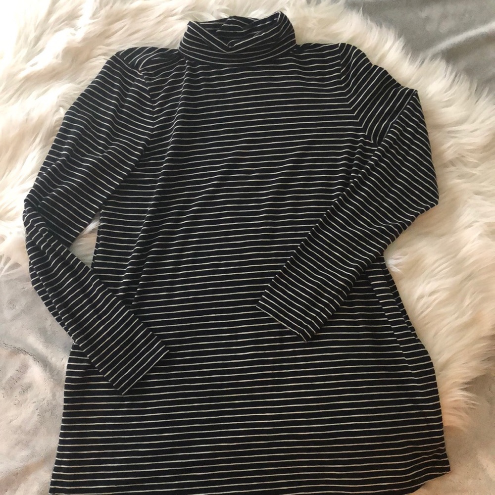 **SOLD** Long sleeve striped shirt w/ turtle neck
